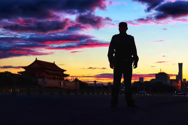 致敬平凡--献给每一位平凡坚守的天安门警察