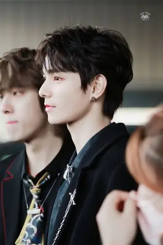 【投票】 哪个摇人的眼神最深情呢?