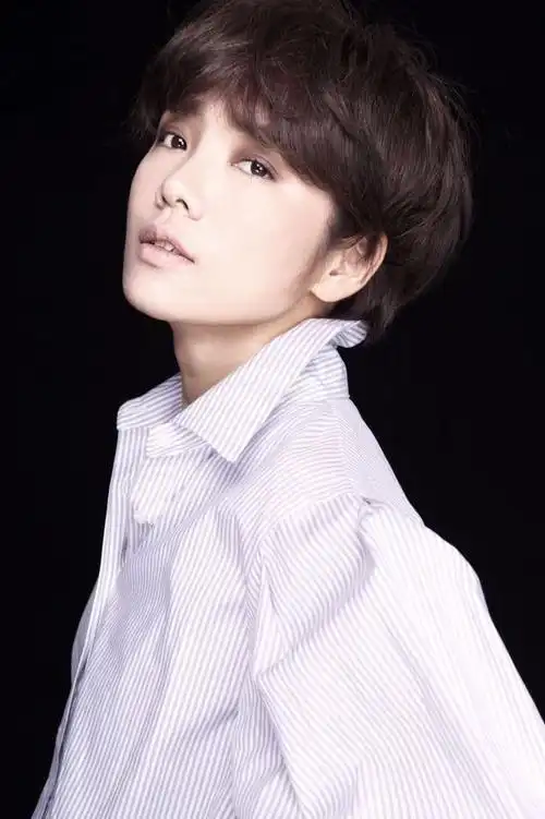 许飞献声《谁的青春不迷茫》主题曲《不说再见》