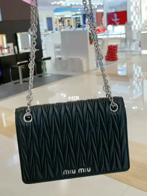 miumiu水晶链条包参与拼单五折最后一支