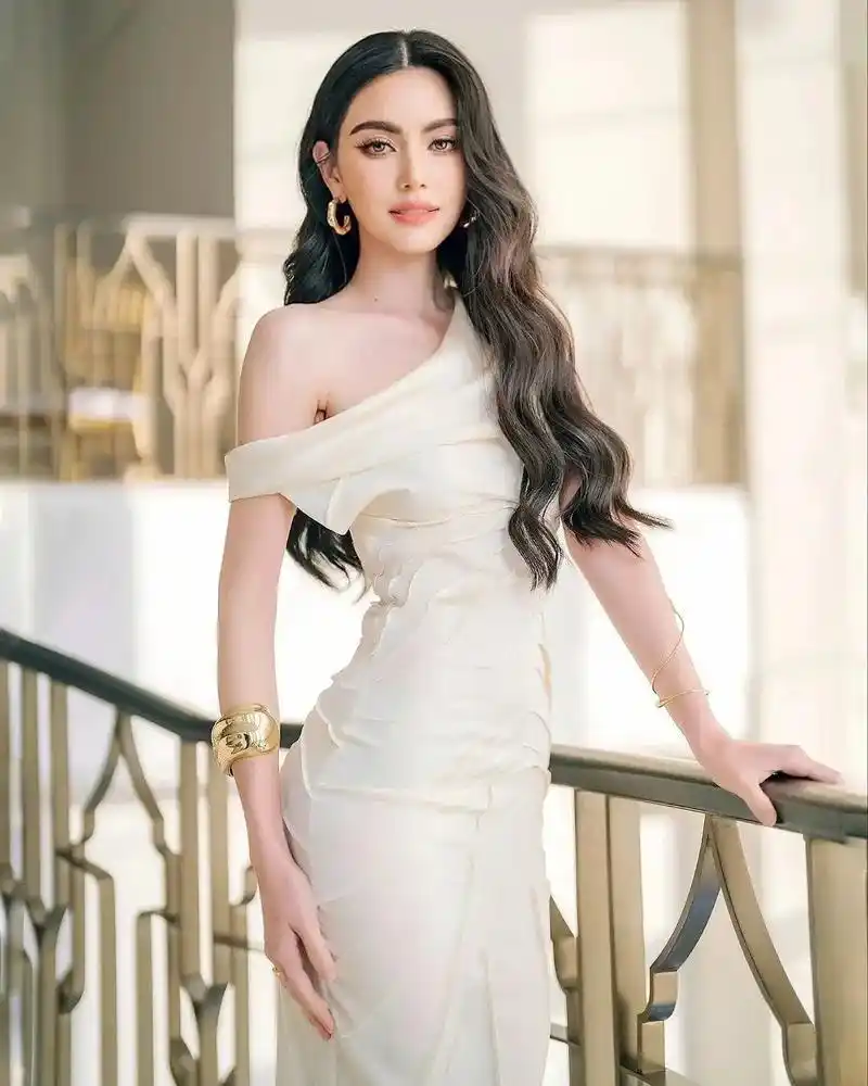 泰国比利时混血女星mai