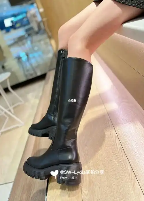 靴也太好看了#鞋子推荐  #鞋控的日常  #膝下靴  #鞋子  #最潮的靴子