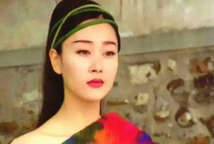 于佳卉:17岁出道,为爱"隐退"却遭前夫背叛,最后烧炭自杀