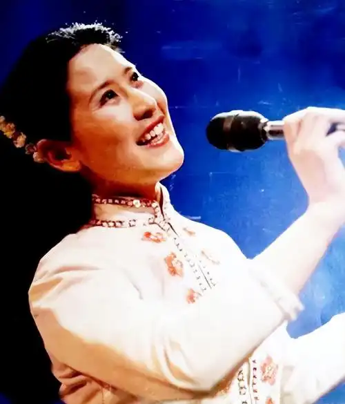 回顾歌唱家远征80年代红极一时离婚后远嫁美国如今怎样了