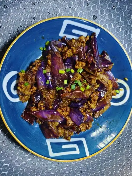 棉花棉花棉花做的开胃下饭菜巨简单的家常鱼香茄子煲