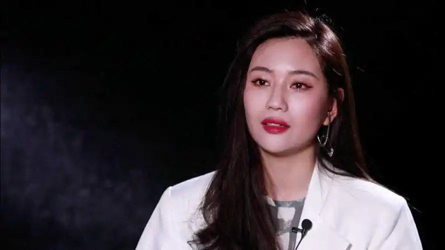 专访《悬崖之上》演员飞凡 导演张艺谋帮我成长