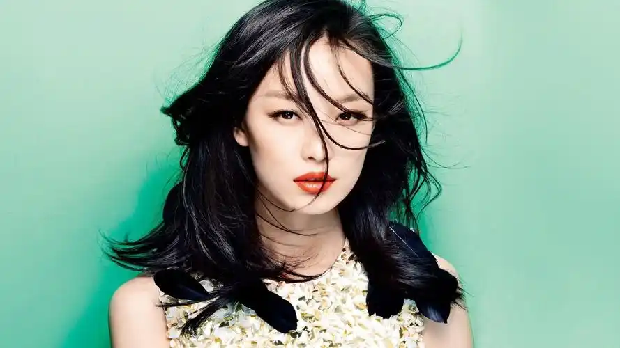 倪妮的最美迷人照,图一身姿迷人,图五看了让我忍不住想要收藏