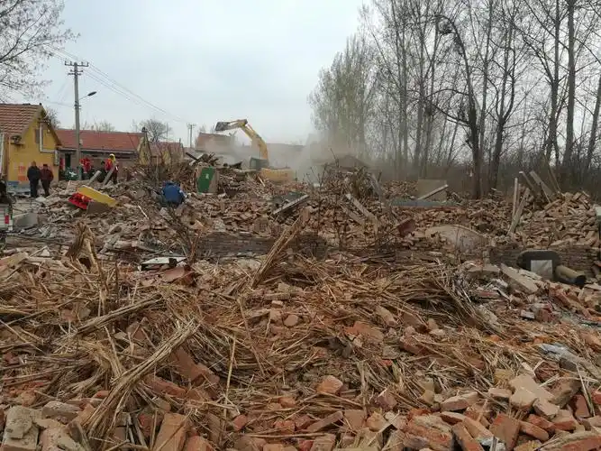 清明节我参观了高新区我妈妈家,城中村拆迁现场.