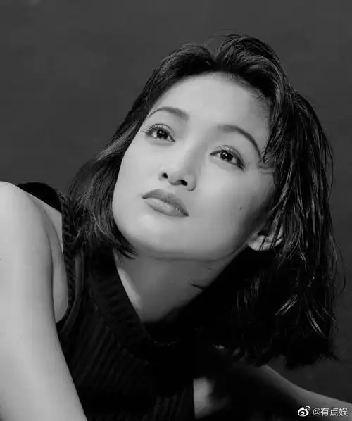 周迅19岁写真首次公开##周迅尘封三十年写真公开