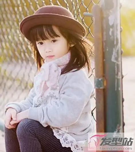 女童戴贝雷帽的发型 甜美可爱变身小公主_发型站_最新流行发型设计