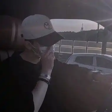 超帅冷酷的戴帽子男生高冷头像