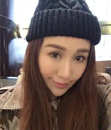 赌王女儿何超盈产女为什么她怀孕的身材和杨幂鲍蕾差别这么大