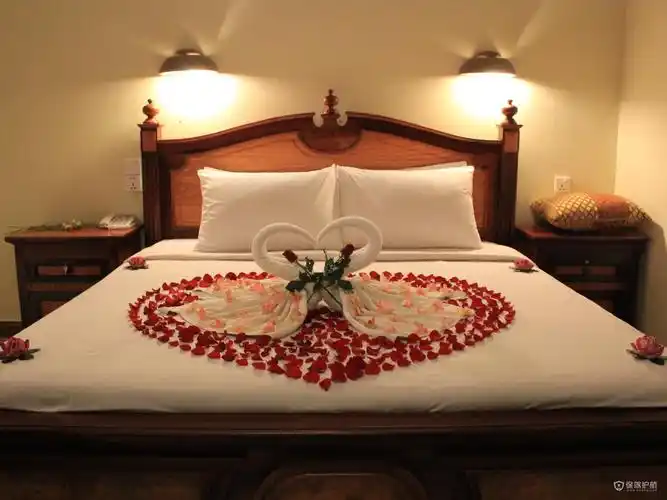 酒店创意客房床上布置技巧 酒店创意客房床上布置图片