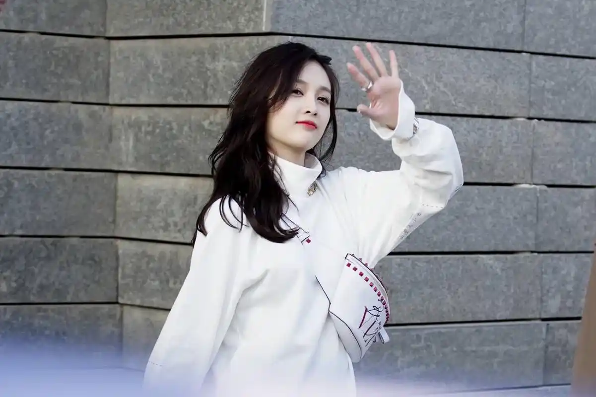 吴宣仪 壁纸 头像 锁屏图片 超好看的啊