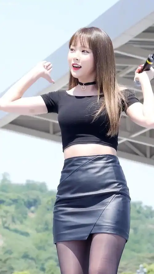 商演女王洪真英凭打糕舞俘获直男1年演出超千场惨遭公司压榨