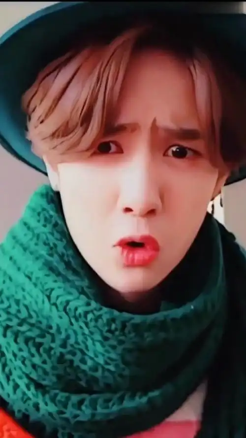 狠狠抓住了精髓,小表情比女主还萌点,真的要被王一博可爱晕乎了