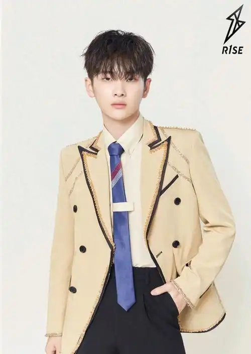 r1se队长:周震南0621生日快乐,美图来袭