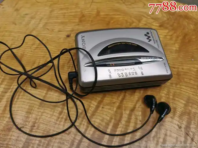 好品索尼磁带音乐播放器耳机也好的,须更换皮带其它功能完好!