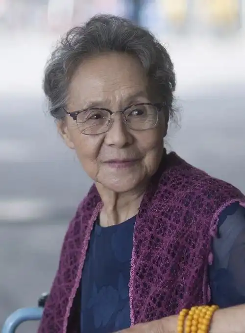 2022年摘得桂冠的6位女演员个个实至名归各个年龄段散发光彩