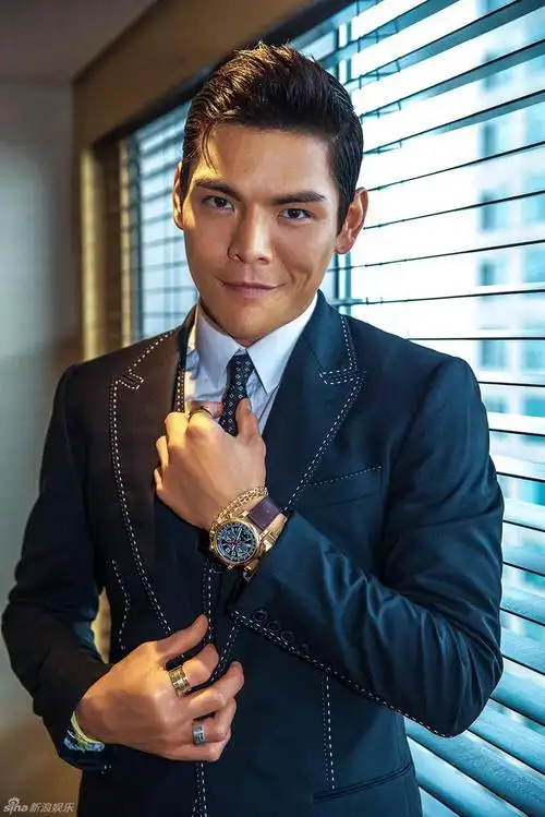 38岁向佐:从"豪门太子爷"到"花心妈宝男",向太"功不可没"