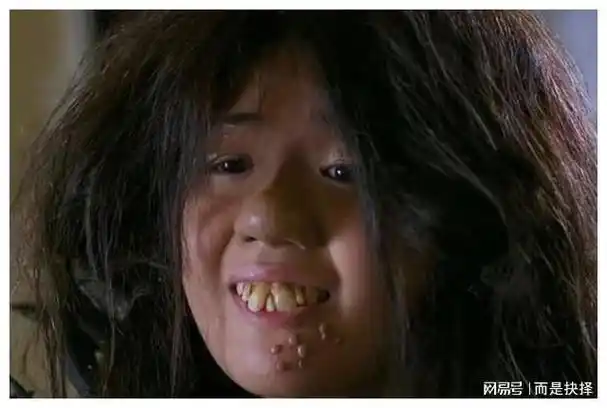 别以为脸上抹灰就是丑女了,论放得下身段,这9位才是扮丑教科书