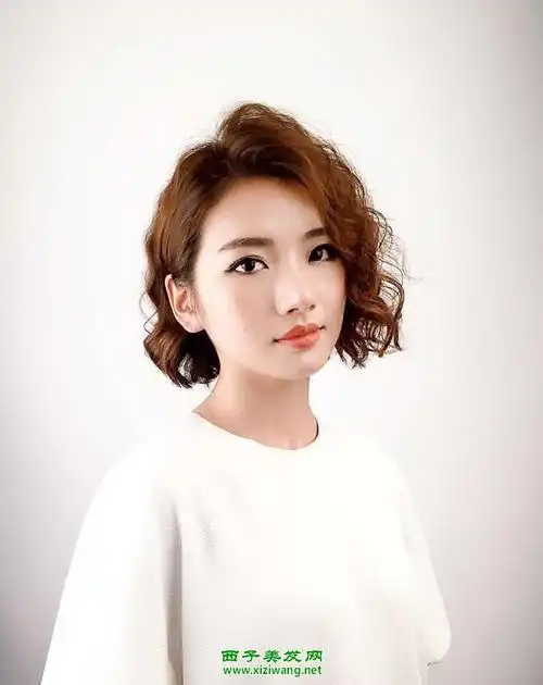 最新女士短发烫发图片娇俏又纯美_烫发_女生发型大全