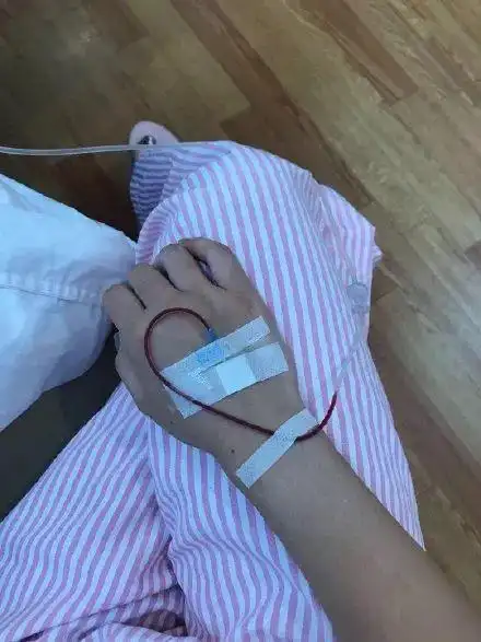 女生输液照片,请假专用