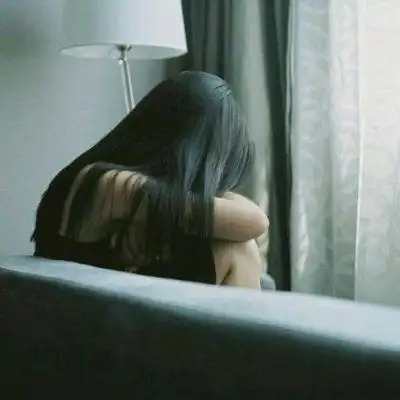 失落女生头像伤感图片所谓生活一半惊喜一半失落