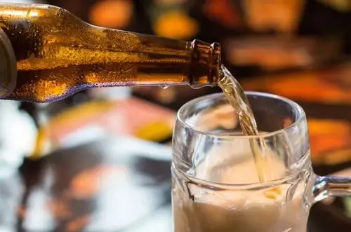 倒出完美啤酒的秘诀