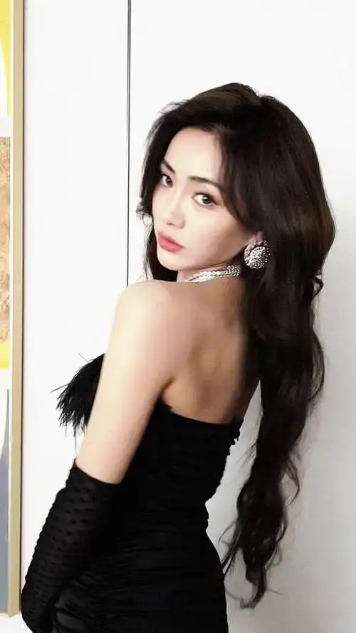 谢可寅shakingchloe