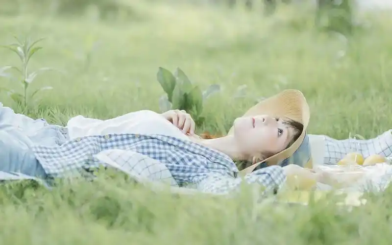 明媚的森系女孩