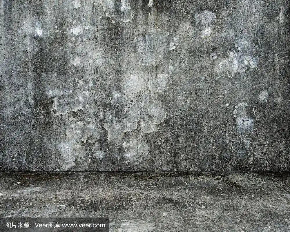 空房间,旧的混凝土墙和地板斑驳