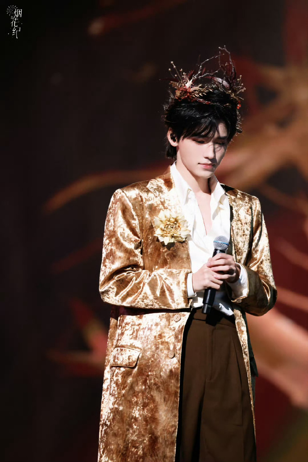 "而我却像落叶归根,坠在你心间" @时代少年团